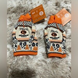 2 TITO'S HANDMADE VODKA PEOPLE HOLIDAY CHRISTMAS BOTTLE SWEATER NEW